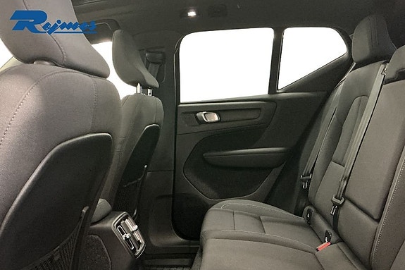Volvo EX40 10 of 13