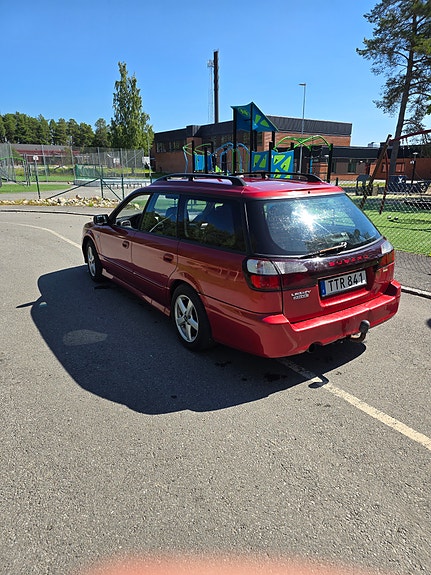 Subaru Legacy 3 of 8