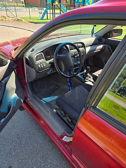 Subaru Legacy 6 of 8