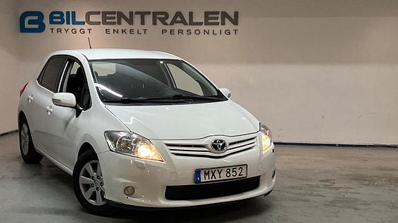 Toyota Auris 3 of 16