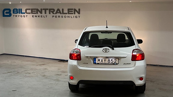 Toyota Auris 6 of 16