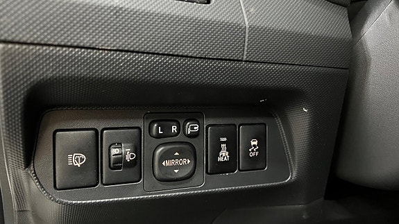 Toyota Auris 12 of 16