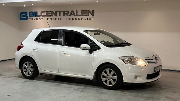 Toyota Auris 4 of 16