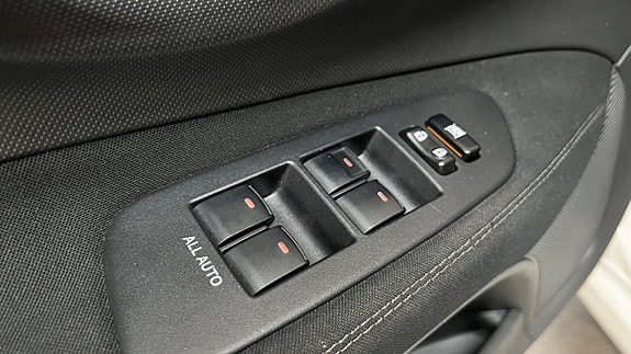 Toyota Auris 16 of 16