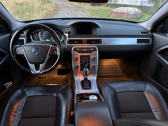 Volvo V70 10 of 12