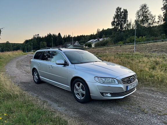 Volvo V70 3 of 12