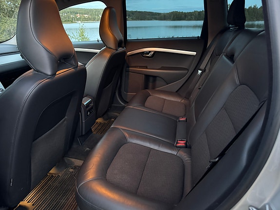 Volvo V70 8 of 12
