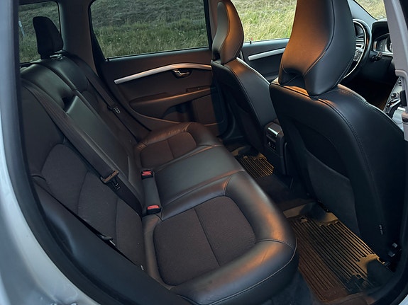 Volvo V70 7 of 12