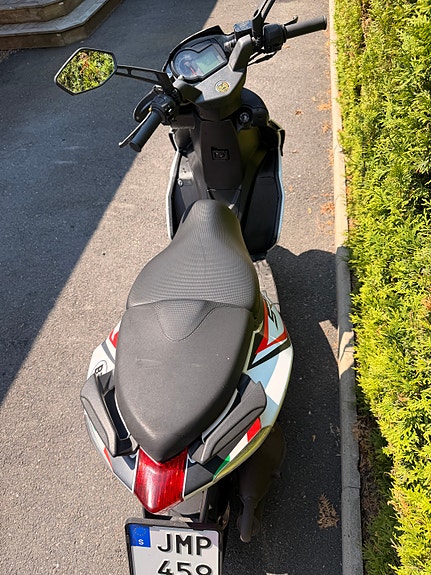 Aprilia SR 50 R 6 of 6