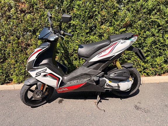 Aprilia SR 50 R 2 of 6