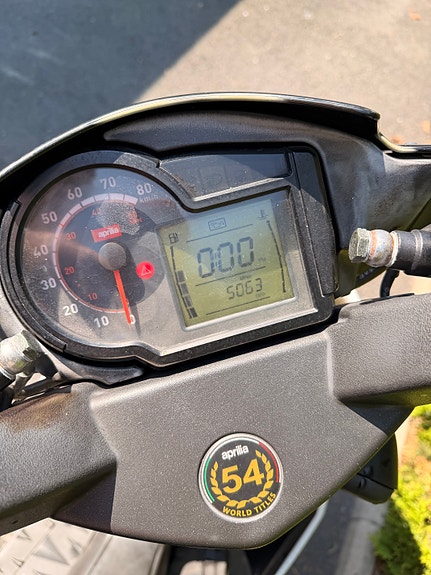 Aprilia SR 50 R 5 of 6