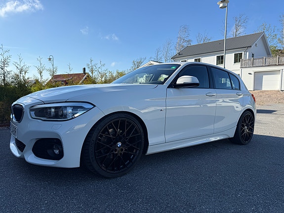 BMW 120i 3 of 6