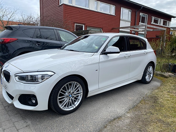 BMW 120i 4 of 6
