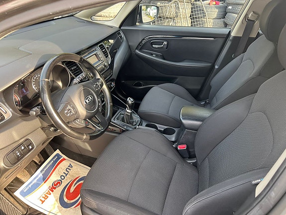 Kia Carens 9 of 9