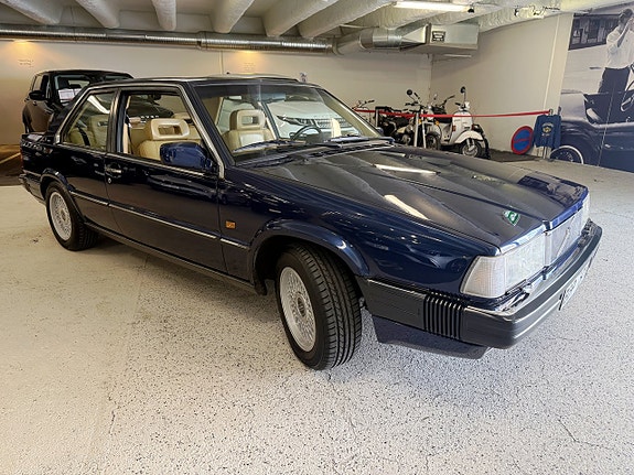 Volvo 780 2 of 19