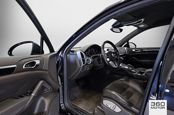 Porsche Cayenne 7 of 13