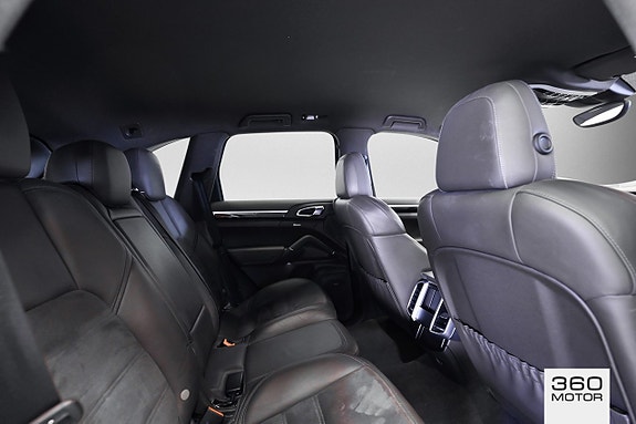 Porsche Cayenne 13 of 13