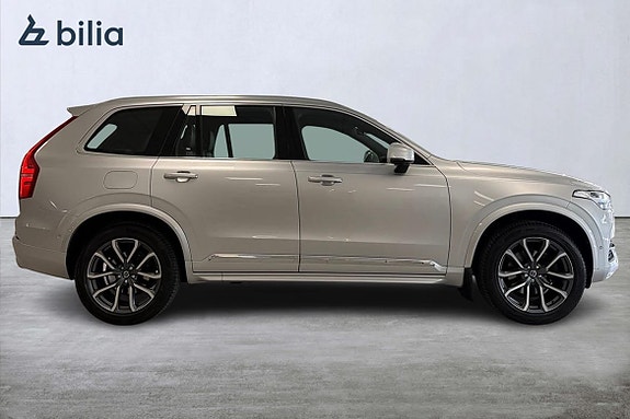 Volvo XC90 18 of 26