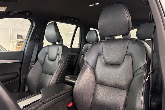 Volvo XC90 22 of 26