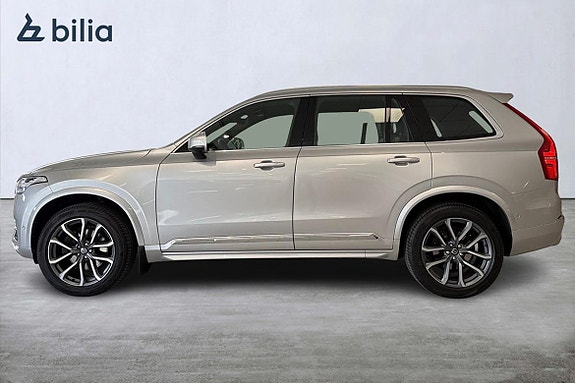 Volvo XC90 3 of 26