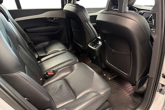 Volvo XC90 9 of 26