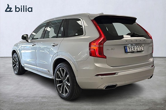 Volvo XC90 2 of 26