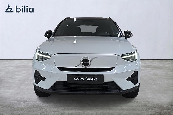 Volvo XC40 6 of 23