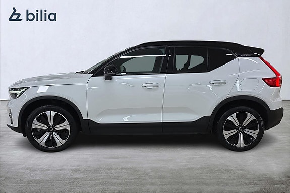 Volvo XC40 3 of 23