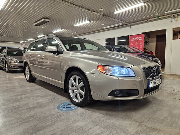 Volvo V70 3 of 22