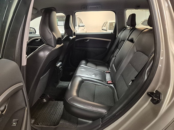 Volvo V70 13 of 22