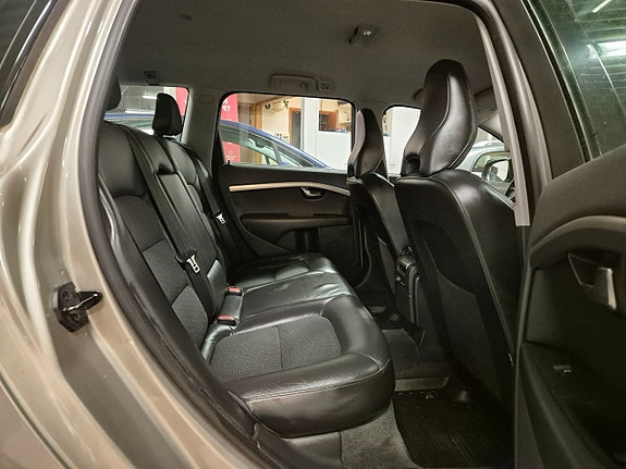 Volvo V70 12 of 22
