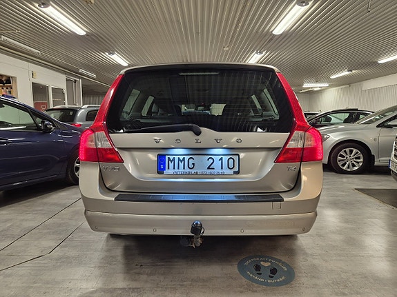 Volvo V70 6 of 22