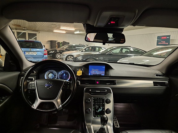Volvo V70 7 of 22