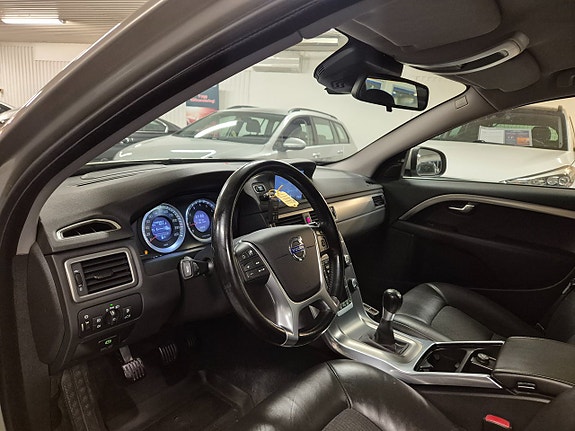 Volvo V70 8 of 22