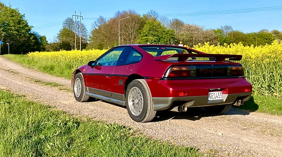 Pontiac Fiero 3 of 10