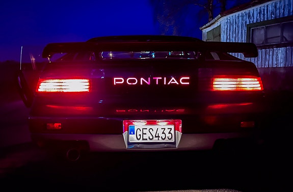 Pontiac Fiero 4 of 10