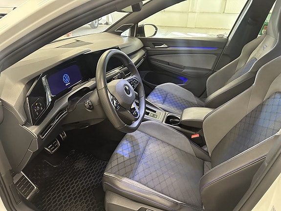 Volkswagen Golf VIII 8 of 18
