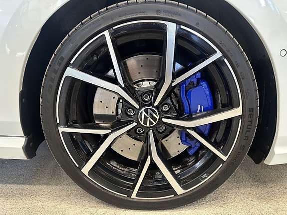 Volkswagen Golf VIII 11 of 18
