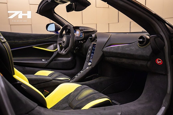 McLaren 750S 17 of 28