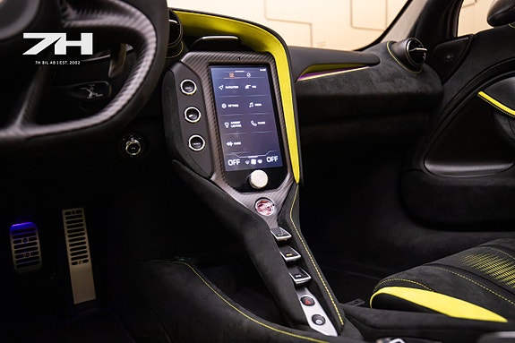 McLaren 750S 16 of 28
