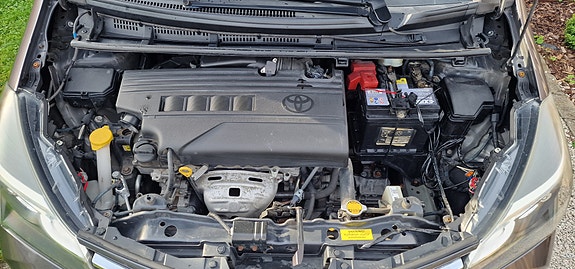 Toyota Yaris 11 of 14