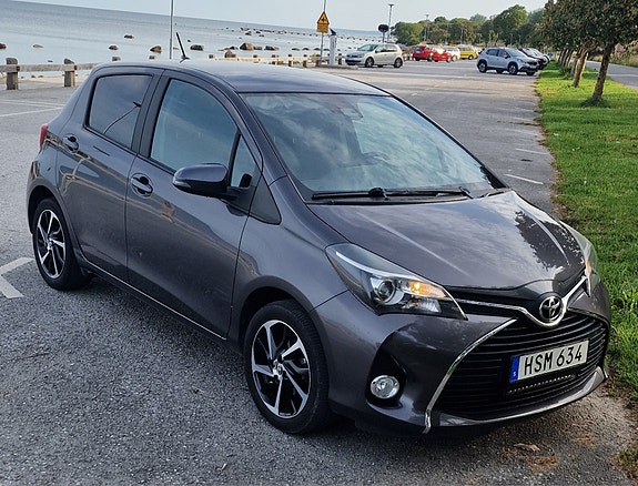 Toyota Yaris 4 of 14