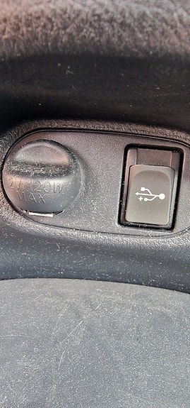 Toyota Yaris 12 of 14