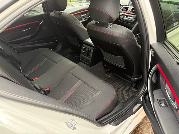 BMW 320d 5 of 5