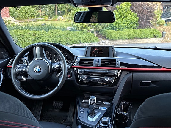BMW 320d 4 of 5