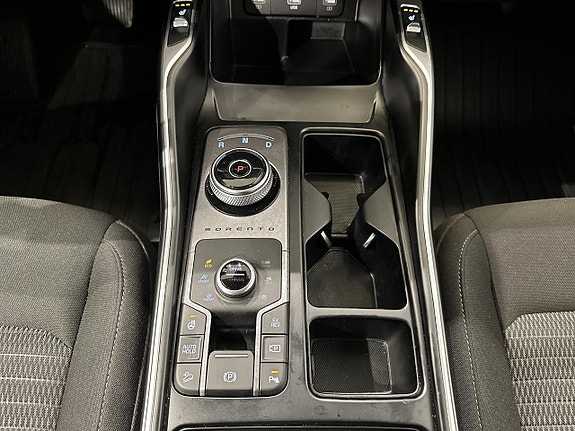 Kia Sorento 12 of 18