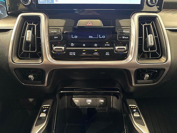Kia Sorento 13 of 18