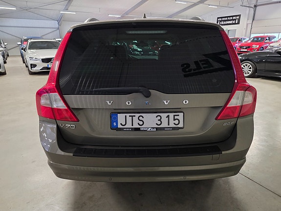 Volvo V70 4 of 9