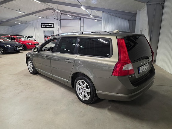 Volvo V70 5 of 9