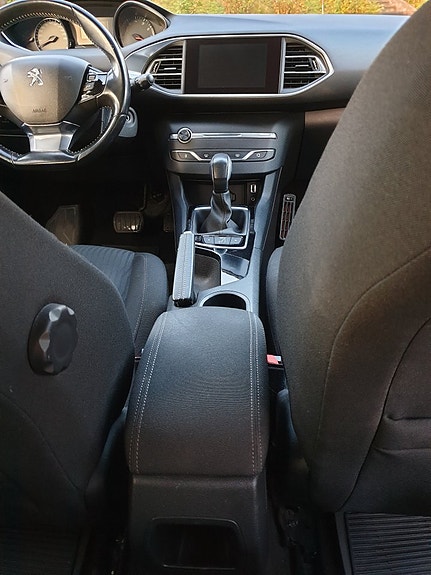 Peugeot 308 SW 20 of 24